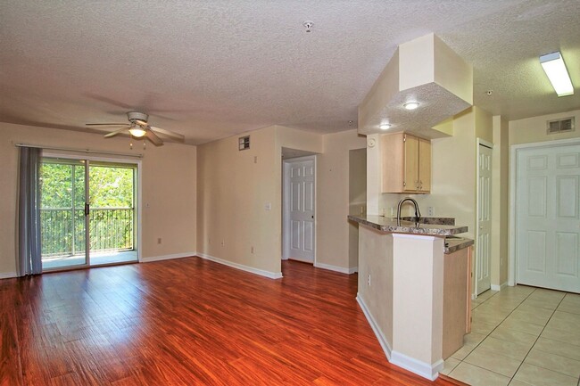 Foto del edificio - 2/2, 3rd floor condo in Waterford Lakes!