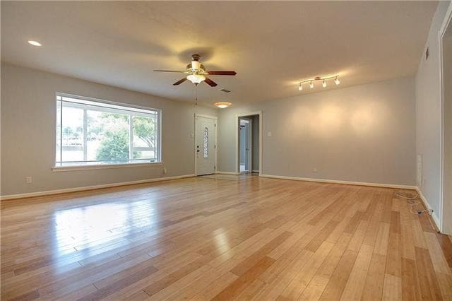 Building Photo - 8115 Claremont Dr