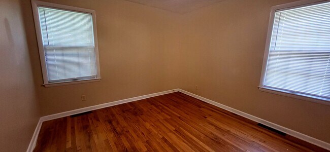 Foto del edificio - 3 Bedroom Home $1095! 2 Living Areas! Sout...