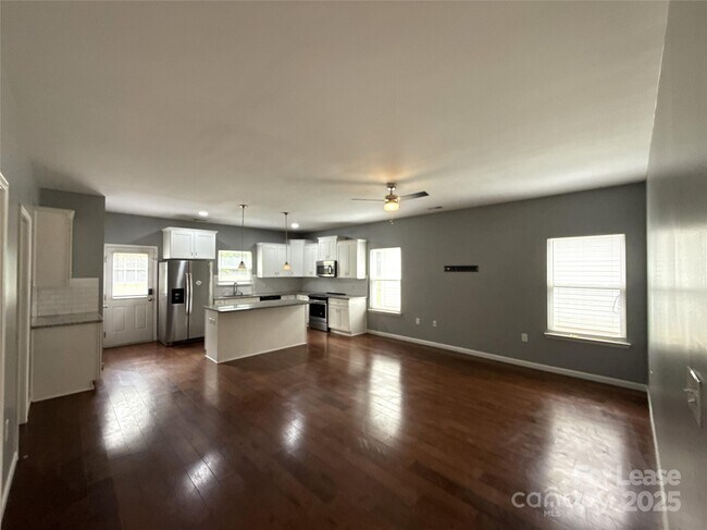 Foto del edificio - 635 Northway Dr