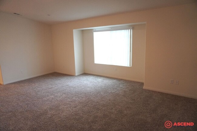 Building Photo - Beautiful Home Located in the Southeast!