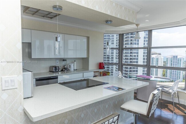 Foto del edificio - 3530 Mystic Pointe Dr