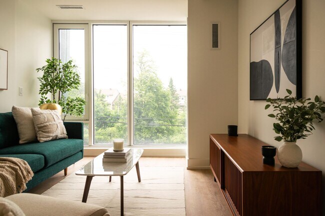 Photo du bâtiment - Azure Westboro