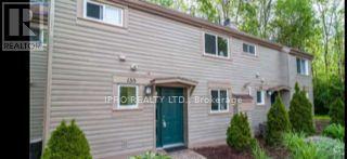 Building Photo - 135-135 Escarpment Crescent