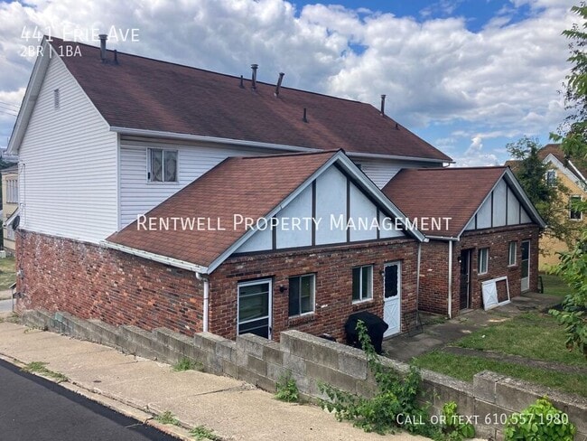 Building Photo - 441 Erie Ave