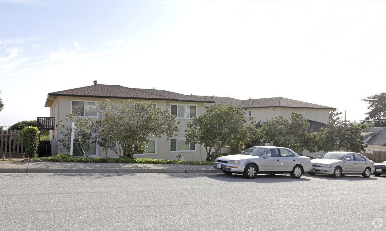 Primary Photo - 222 Laine St