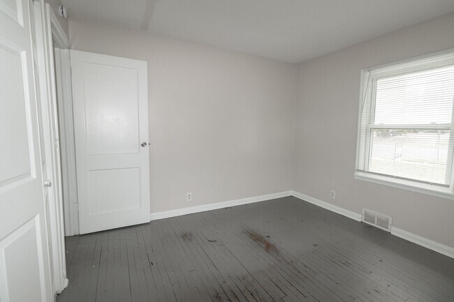 Foto del edificio - 4 Bed 2 Bath House on East Campus