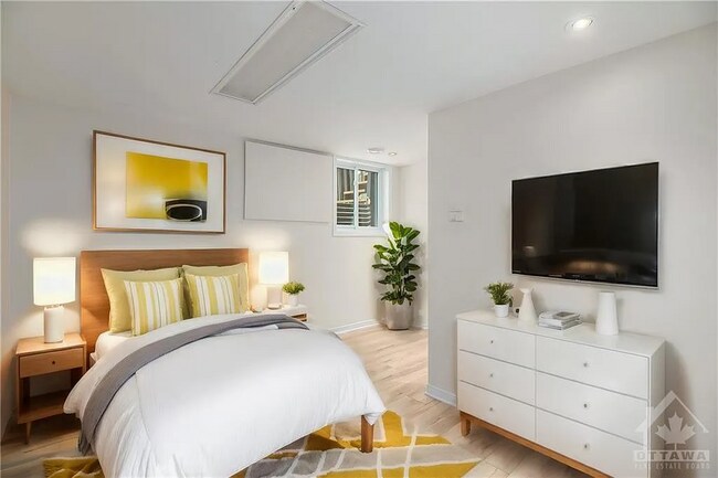 Photo du bâtiment - Bright Basement Unit