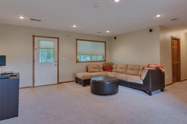 Building Photo - 1119 Cherrywood Ct