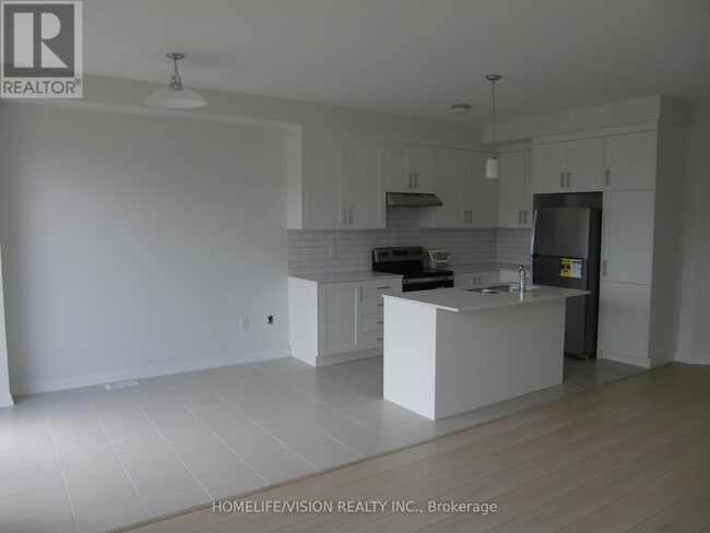 Building Photo - 39 Sandels Ave
