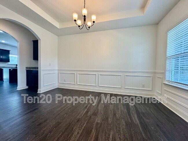 Foto del edificio - 5037 Lexington Ln