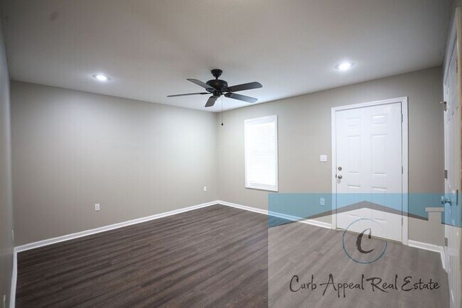 Building Photo - Move in special $800!! Luxury 2 bed, 1 bath duplex - new construction!! Washer, dryer, utilities ...