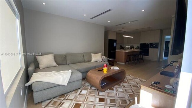 Foto del edificio - 1277 SW 19th St