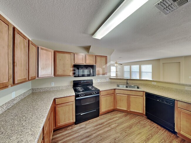 Foto del edificio - 6179 E Bramble St