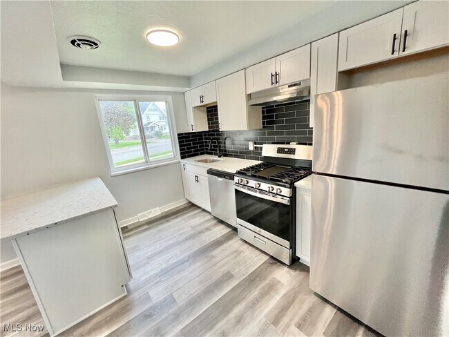 Foto del edificio - 2868 Noble Rd