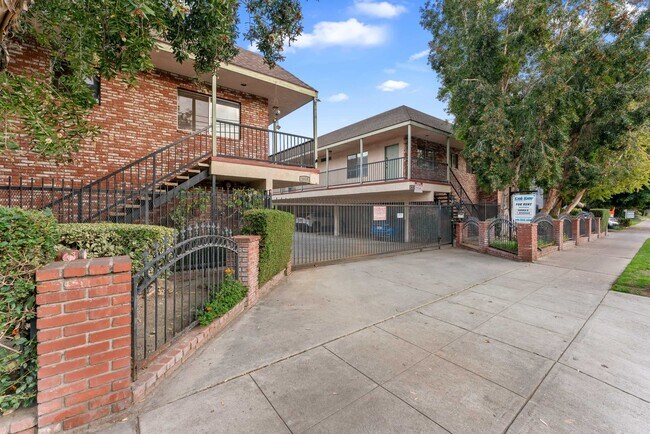 Building Photo - 1616 Grismer