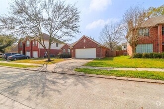 Building Photo - 18611 Woodbreeze Dr