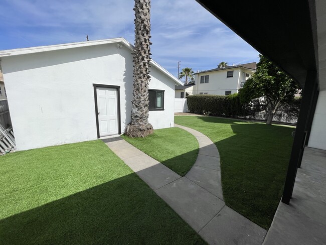 Foto del edificio - 340 W Alameda Ave