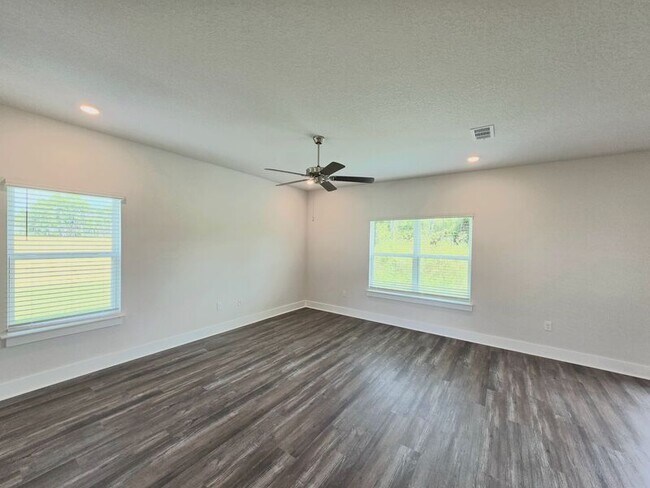 Foto del edificio - 1632 Amaya Ln