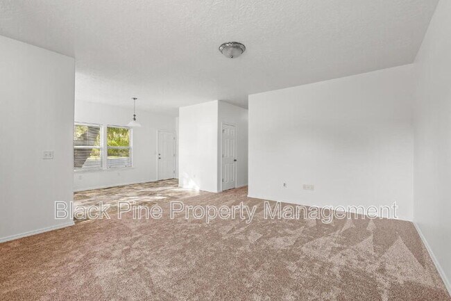 Foto del edificio - 8958 W Stirrup St