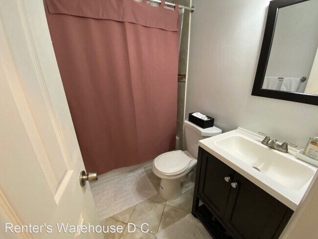 Building Photo - 2 br, 2 bath House - 1608 E St NE Unit 2