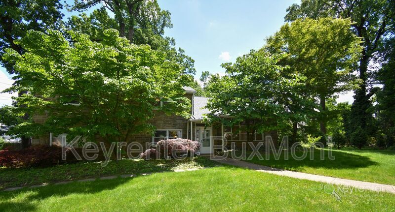 Primary Photo - 1812 Hillcrest Road