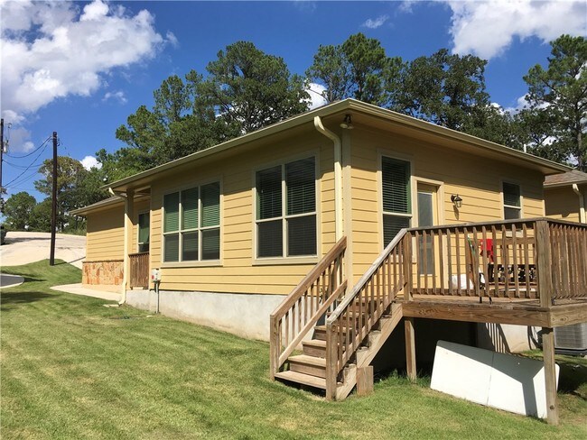 Building Photo - 125 S Kanaio Dr