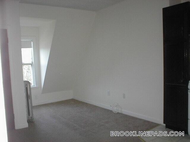 Building Photo - 1223 Beacon St