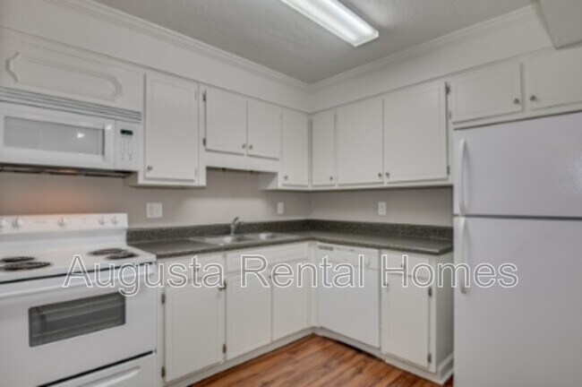 Foto del edificio - 4010-B Wheeler Woods Road