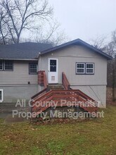 Building Photo - 2308 Lakewood Ave SW