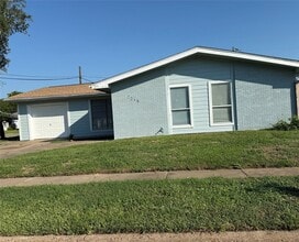 Building Photo - 7218 Yucca Dr