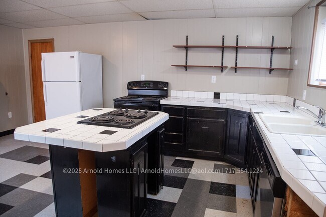 Cocina - 1024 W Trindle Rd