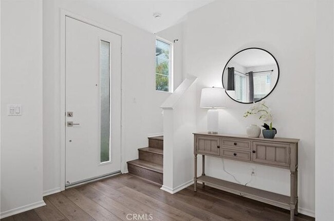 Building Photo - 747 Savi Dr