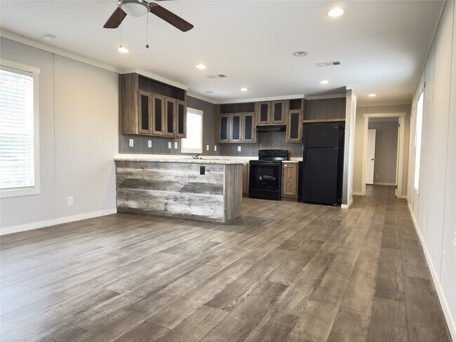 Building Photo - 102 Rd 5118