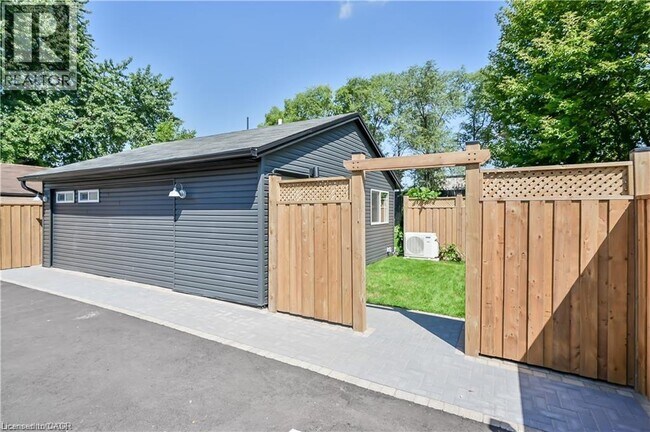 Photo du bâtiment - 43 Mahony Ave