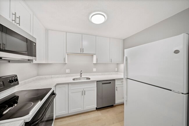 Building Photo - 1 Centre St