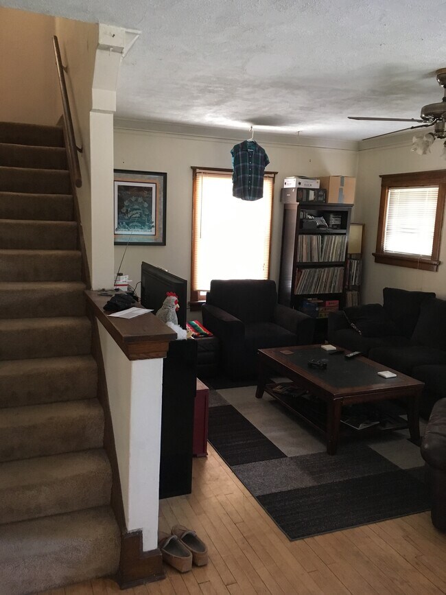 Living Room - 705 N 19th Ave E