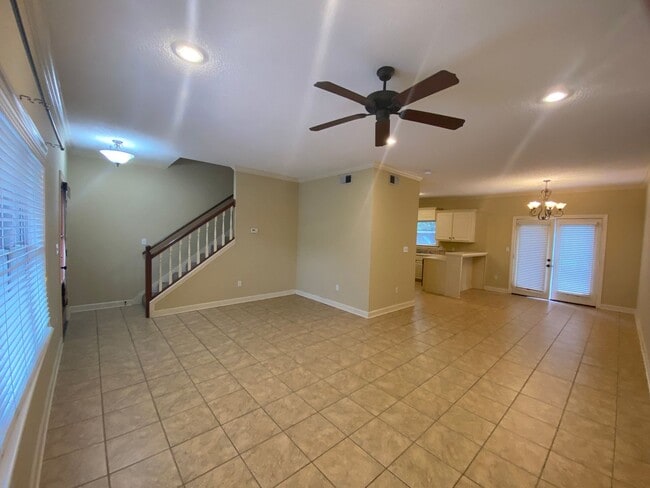 Building Photo - 1143 College Hill Rd