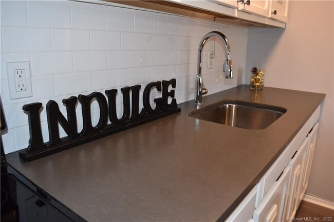 Building Photo - 27 Bostwick Arms