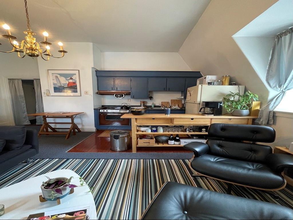 6 Sunnyside Pl Unit 6, Newport, RI 02840 Room for Rent in Newport, RI