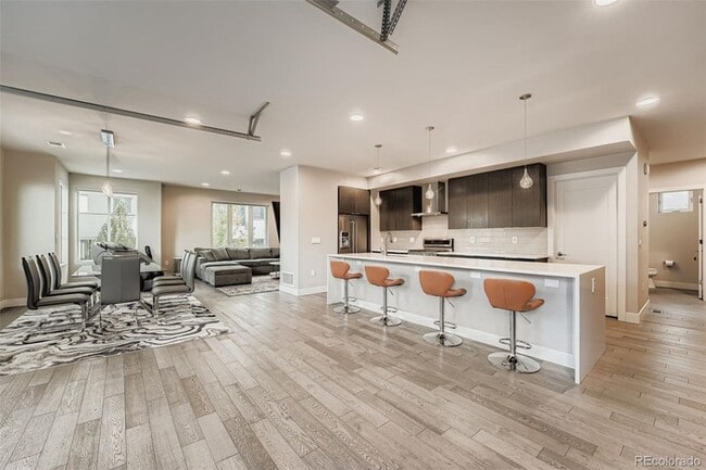 Foto del edificio - 177 S Harrison St