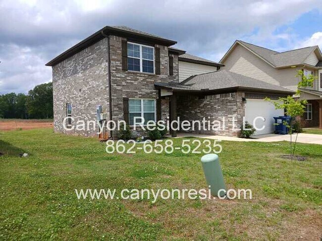 Foto del edificio - 126 Ocean Springs Ave