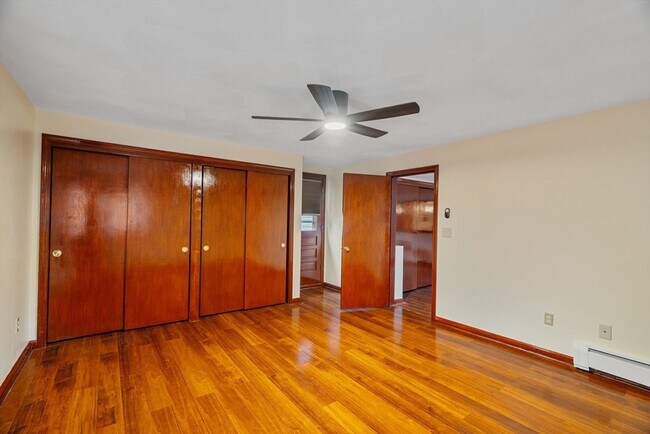 Foto del edificio - 25 Carr Rd