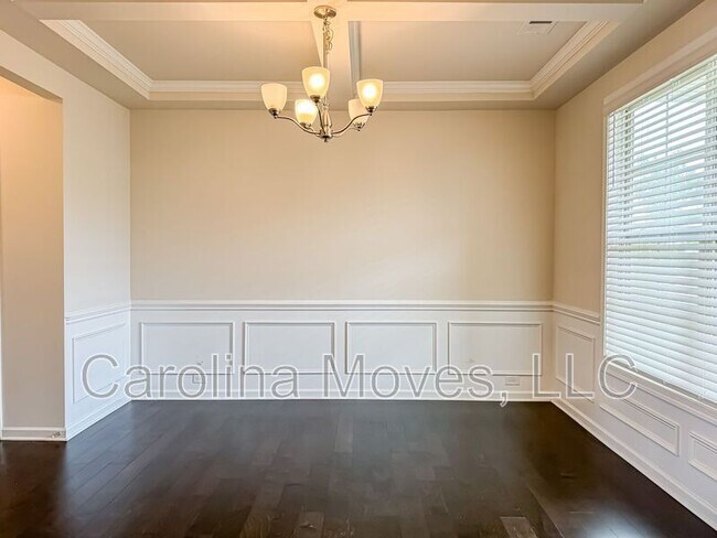 Building Photo - 537 Shrine Ct