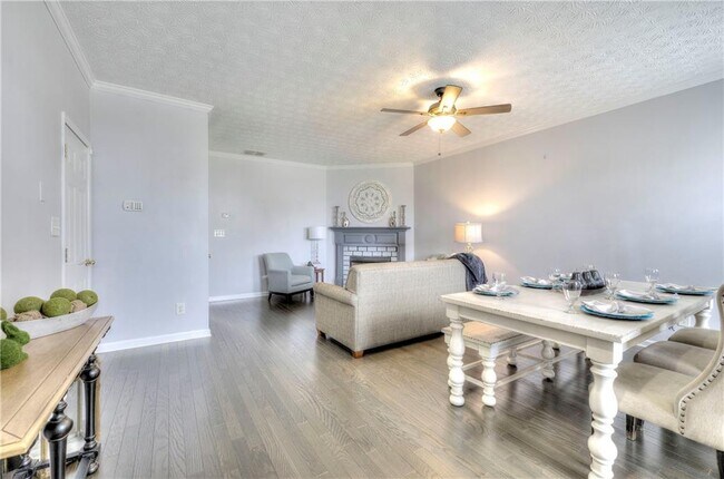 Building Photo - 3016 Kentmere Dr