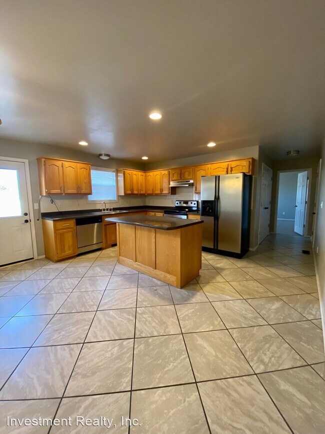Building Photo - 3 br, 2 bath House - 21104 Larson Rd