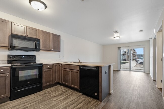 Building Photo - Lux North