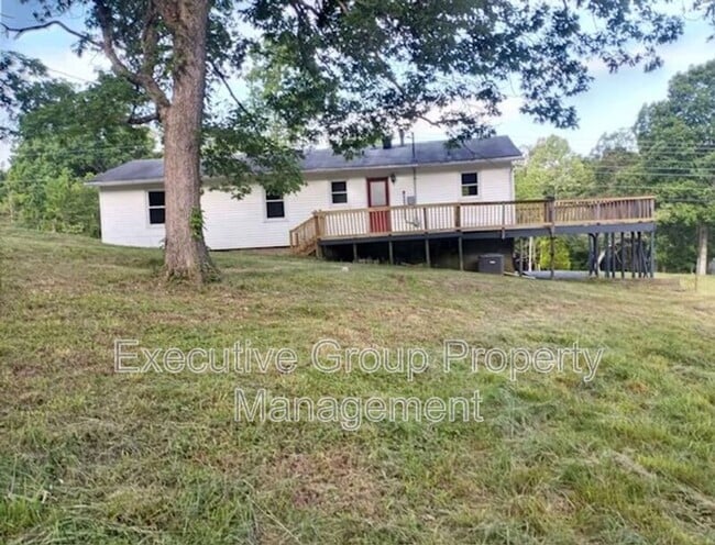Building Photo - 978 Oak Dr