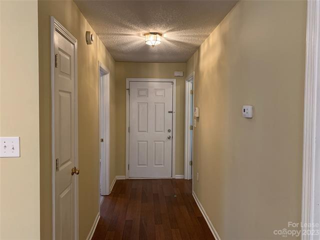 Building Photo - 2412 Smugglers Ct