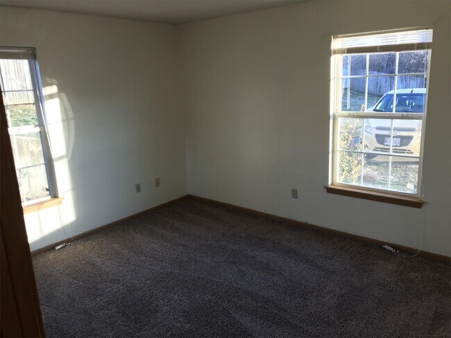 Foto del edificio - 714 Deerbrook Cir